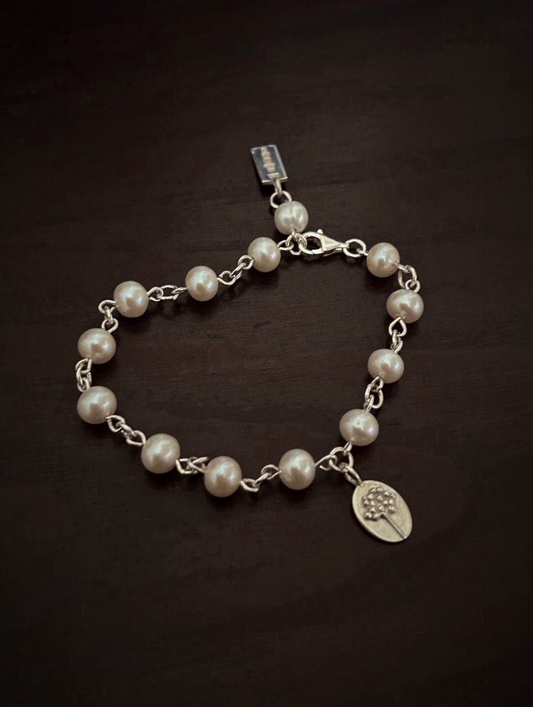 Meadowsweet Charm pearl bracelet